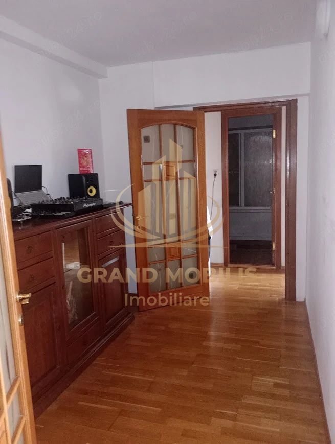 Vând 3 Camere decomandat  Brâncoveanu PANOURI SOLARE - imaginea 4