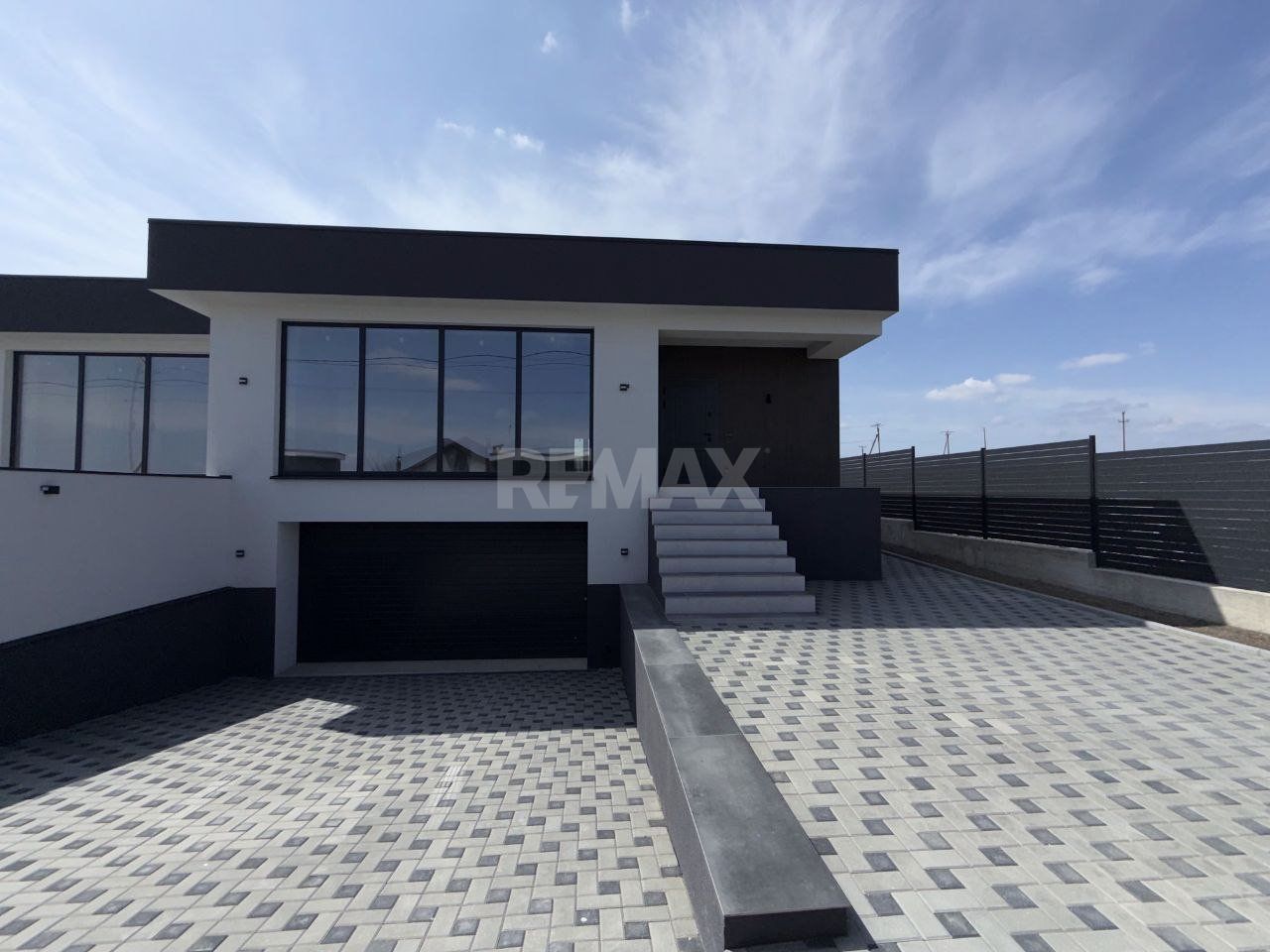 Duplex Hi-Tech 250 m2, Pașcani