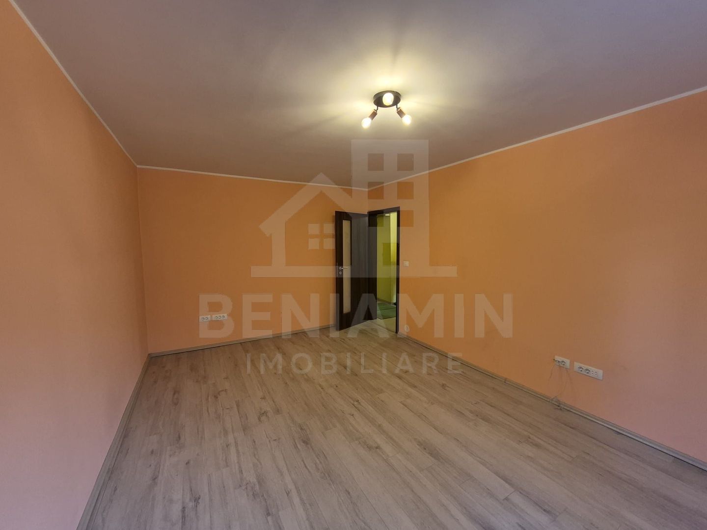 2Decomandate-Etaj 2-Renovat-52mp-Teava De Gaze-Brazda Lui Novac - imaginea 5