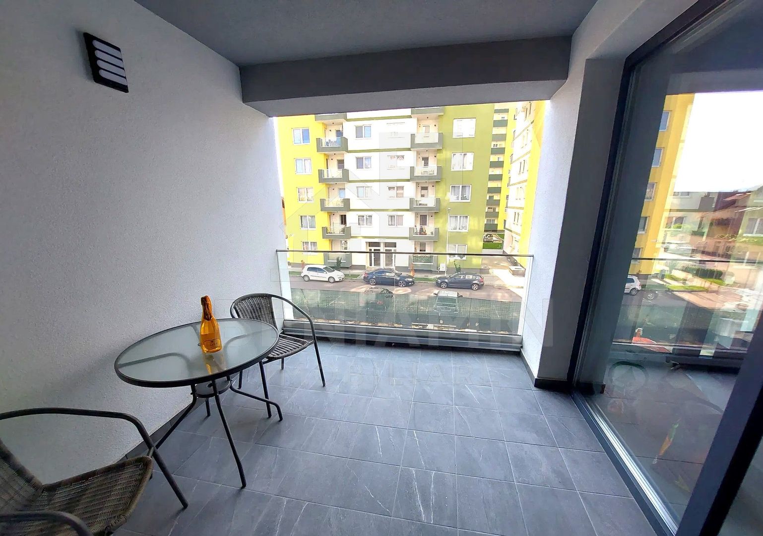 Apartament 2 camere - Platinum Residence - Coresi - Parcare 66.4mp - imaginea 5