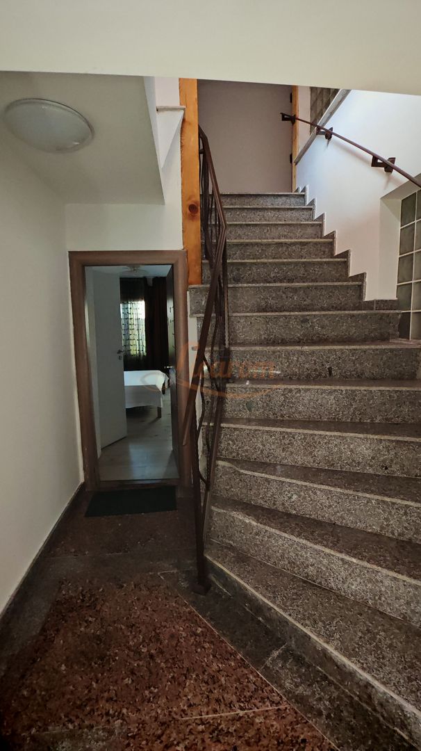 Vila 10 camere,pretabil compartimentare in 2 unitati separate,ASTRA. - imaginea 20