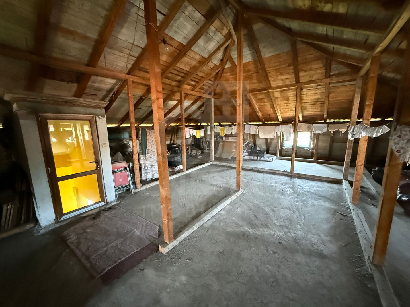 Casa Spatioasa D+P+1+M – 615mp - Teren 1000mp - Rovine - imaginea 14