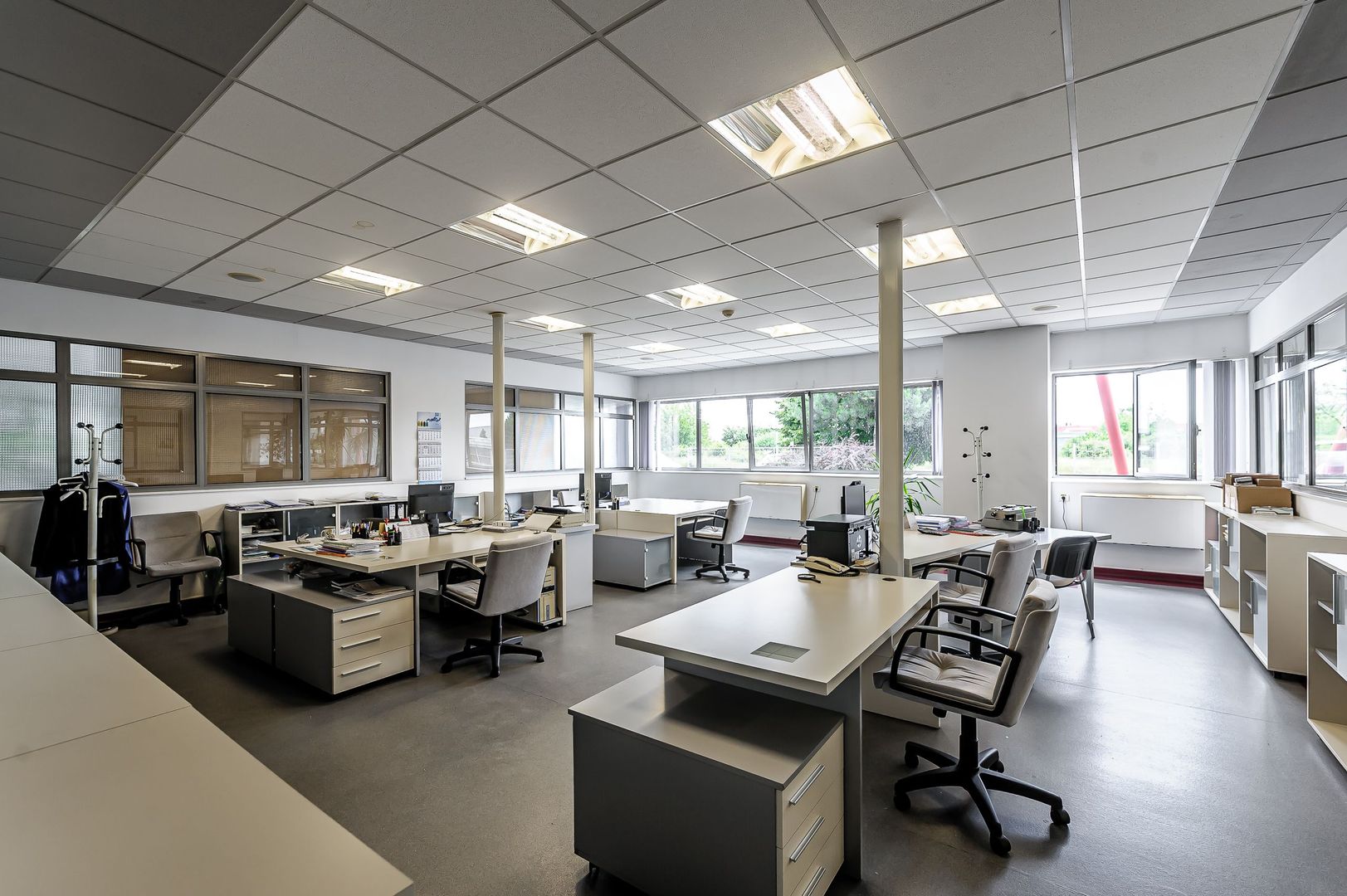 Imagine 9 - Oportunitate: Hală de producție și depozitare cu birouri în Arad