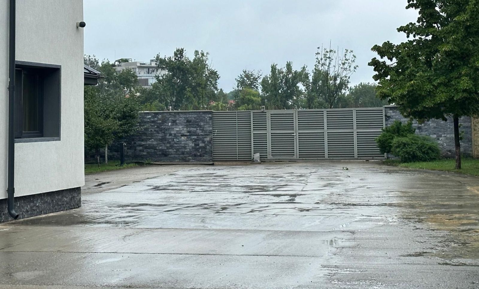 Inchiriere casă complet renovată cu 4 camere  Băneasa, Sector 1 - imaginea 24
