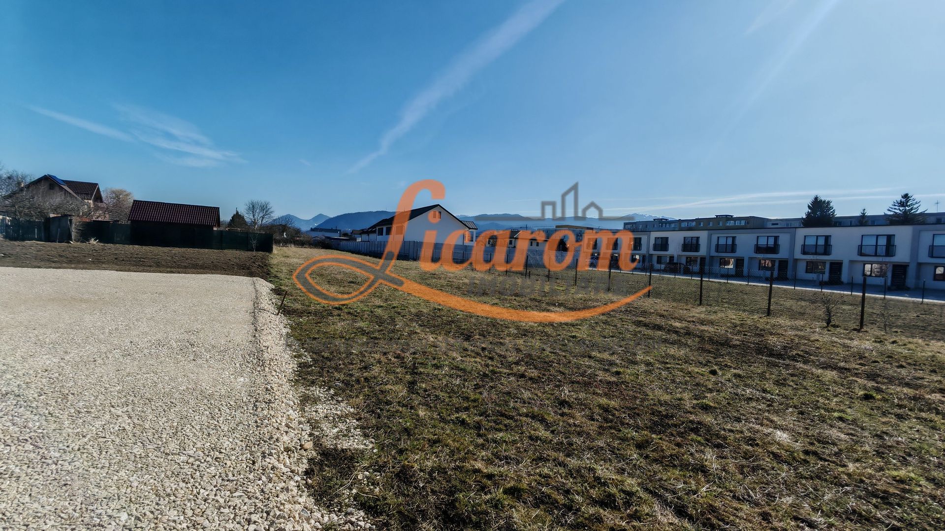 BARTOLOMEU,teren intravilan de 774 mp,intre case,constructii P+2