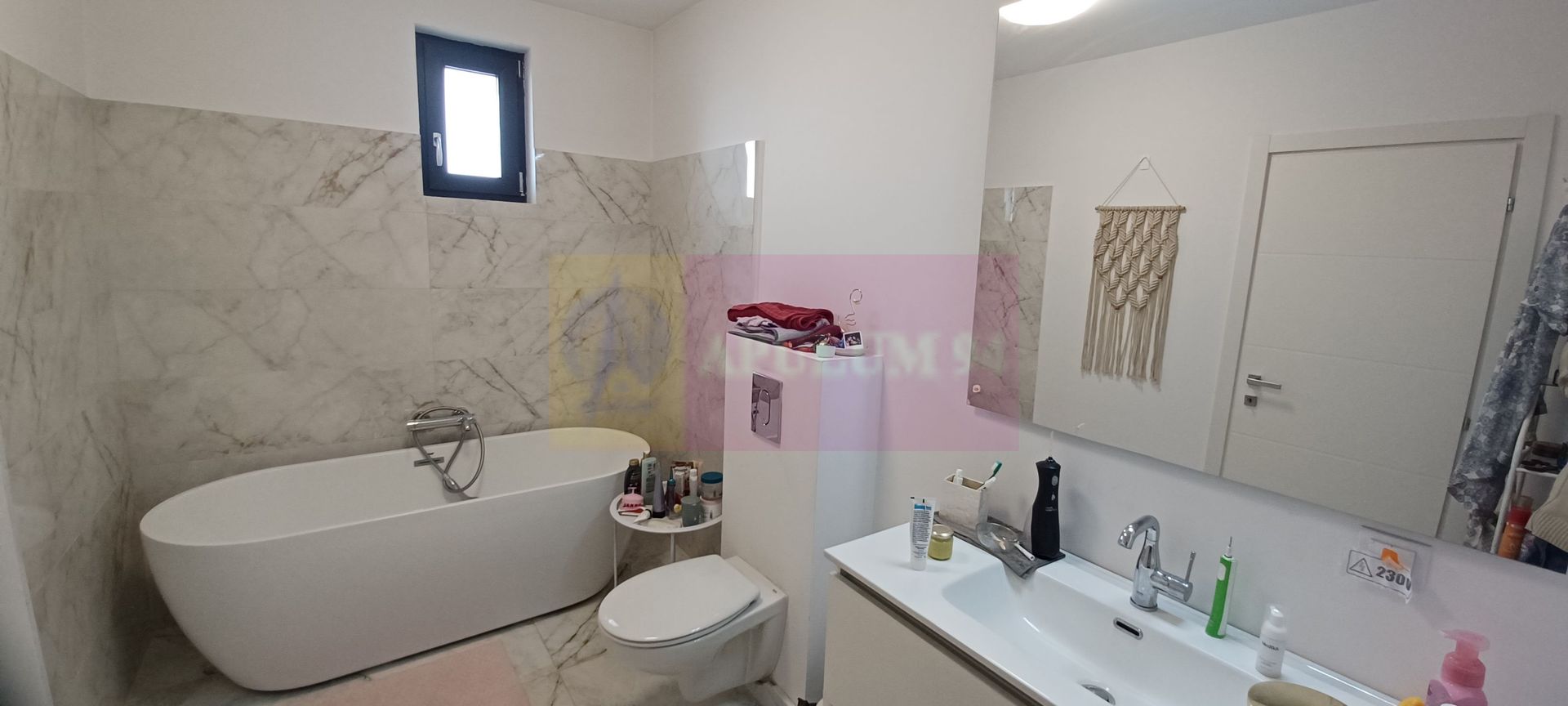 Săbăreni, casă P+1+pod, 5 camere, 130 mp utili, curte 470 mp