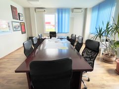 Clădire de birouri cu 12 parcări în incintă privată, UTA2, Arad