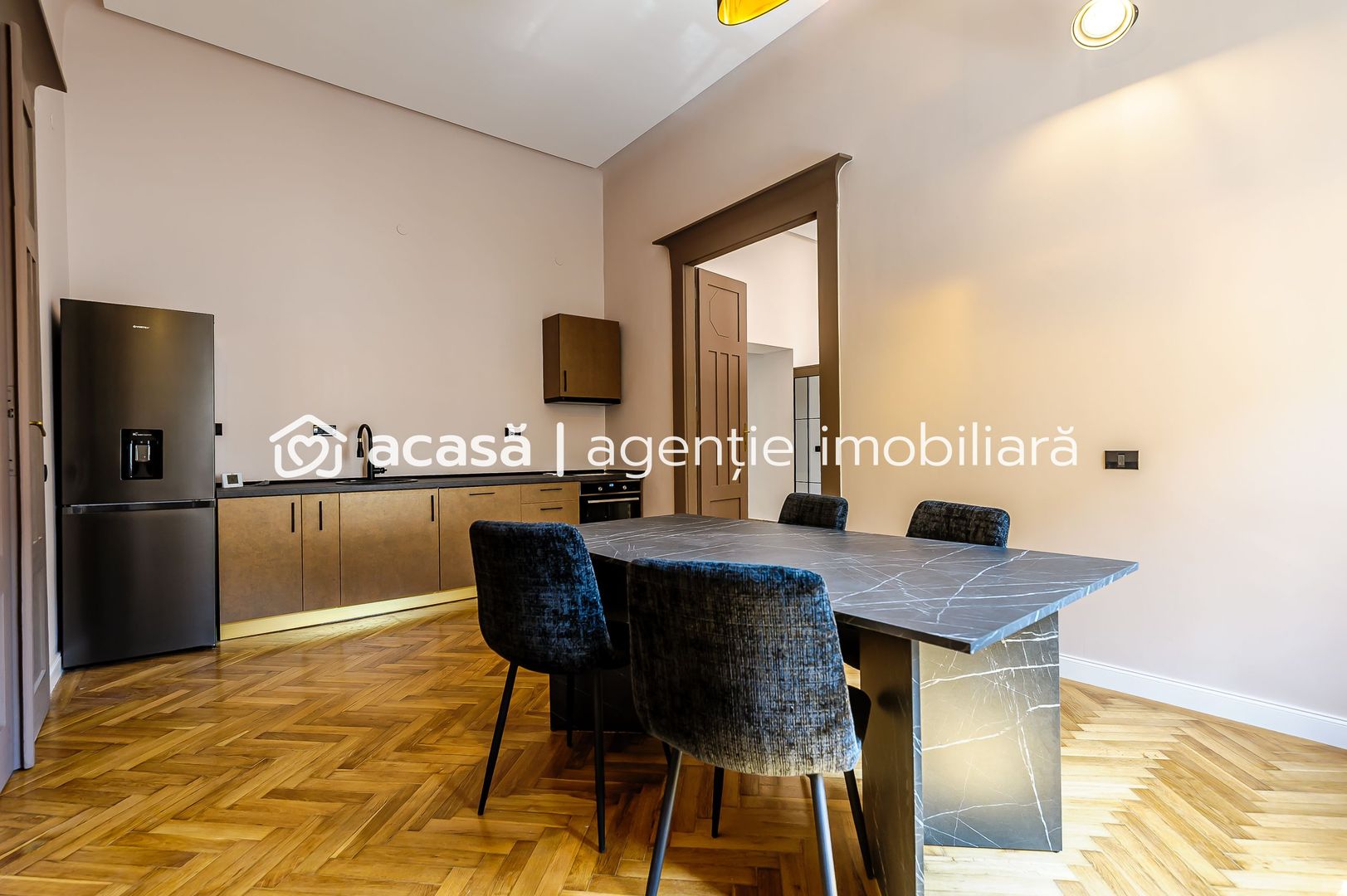 Imagine 2 - Apartament ULTRACENTRAL cu 3 camere, la cheie, renovat recent
