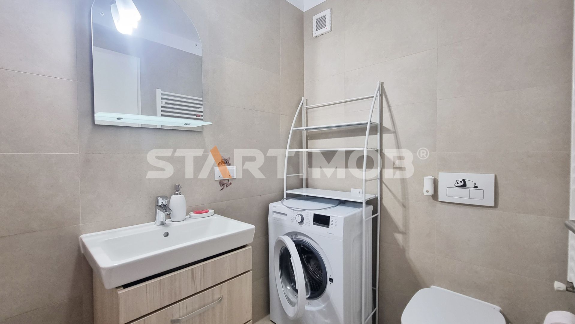 Apartament mobilat Coresi cu parcare si boxa
