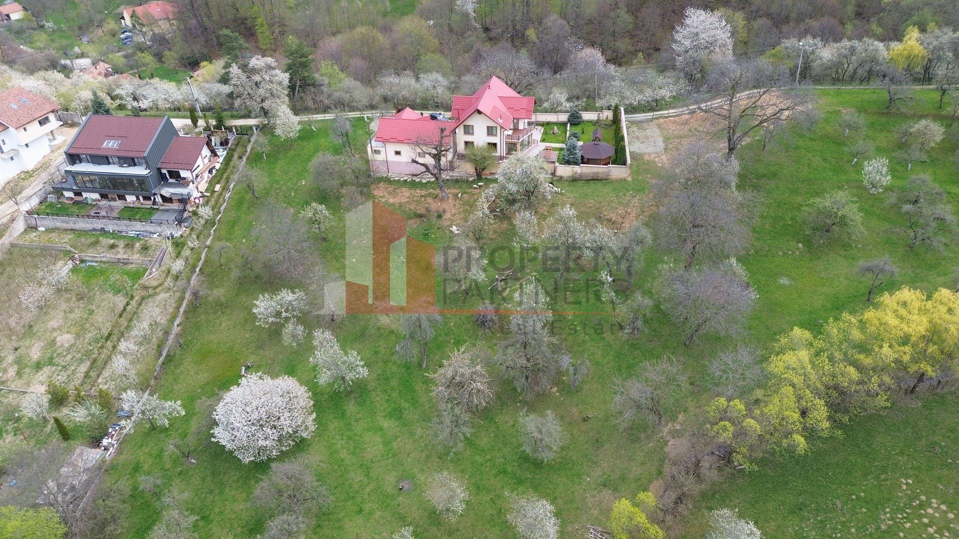 Casă 5 dormitoare + casă de oaspeți, priveliște Piatra Craiului, Sohodol-Bran - imaginea 45