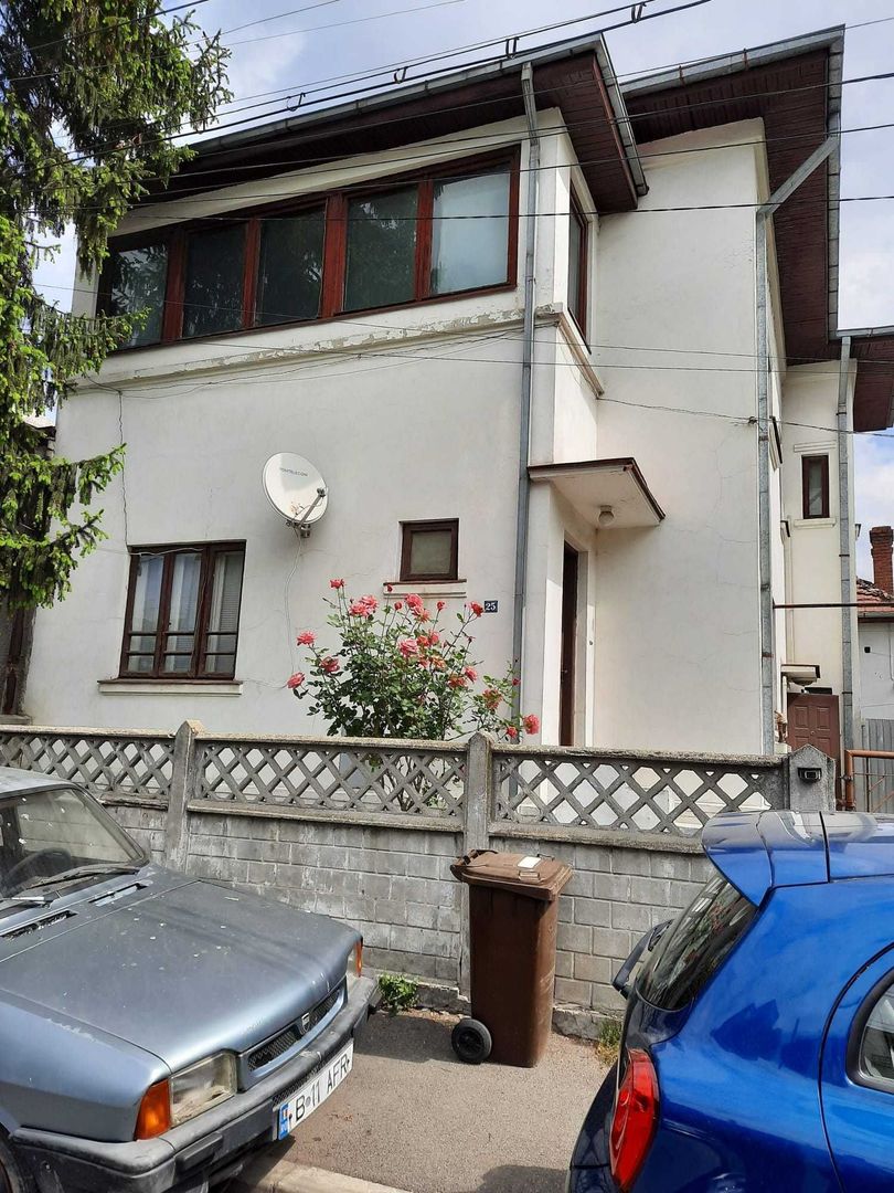 Vilă de vânzare București