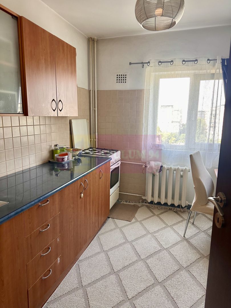 2 camere de vanzare Sebastian - Novaci