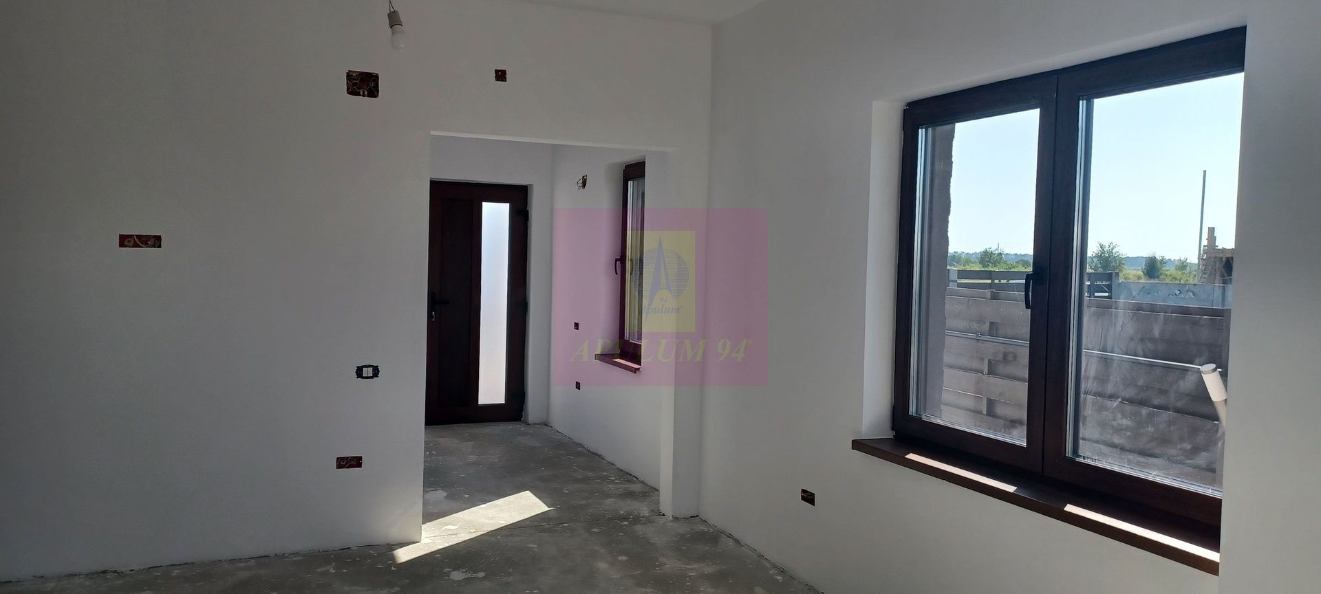 Casă nouă Săbăreni, terasă, piscină, foișor, barbeque, curte 440 mp
