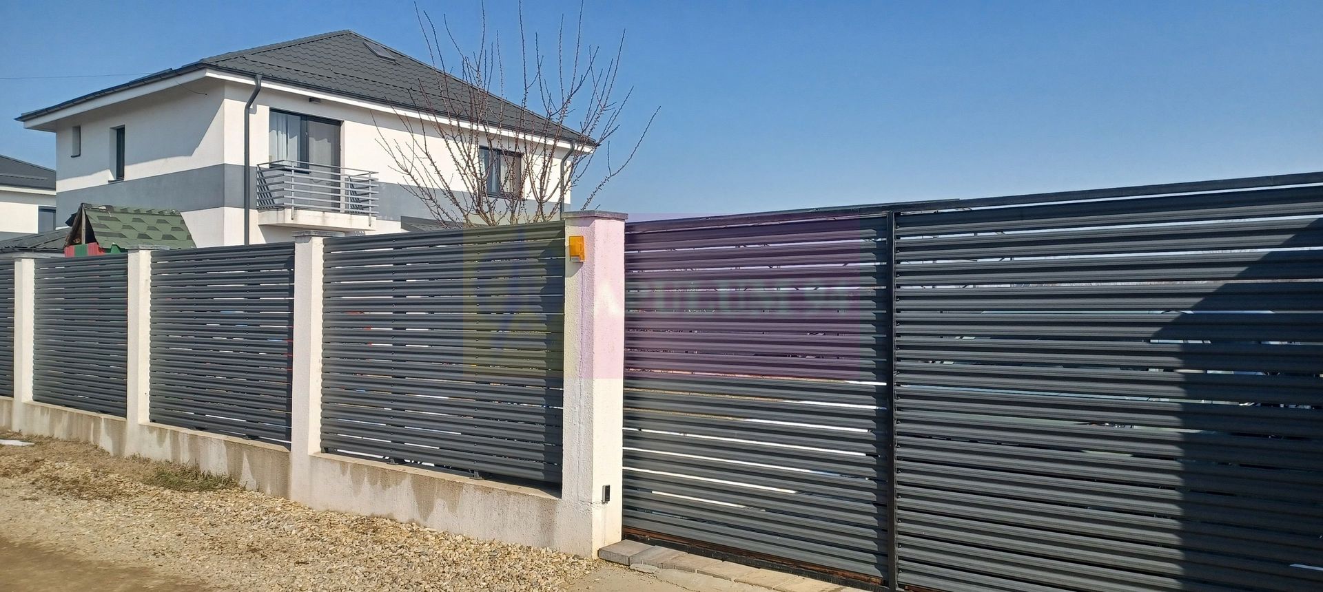 Săbăreni, casă P+1+pod, 5 camere, 130 mp utili, curte 470 mp