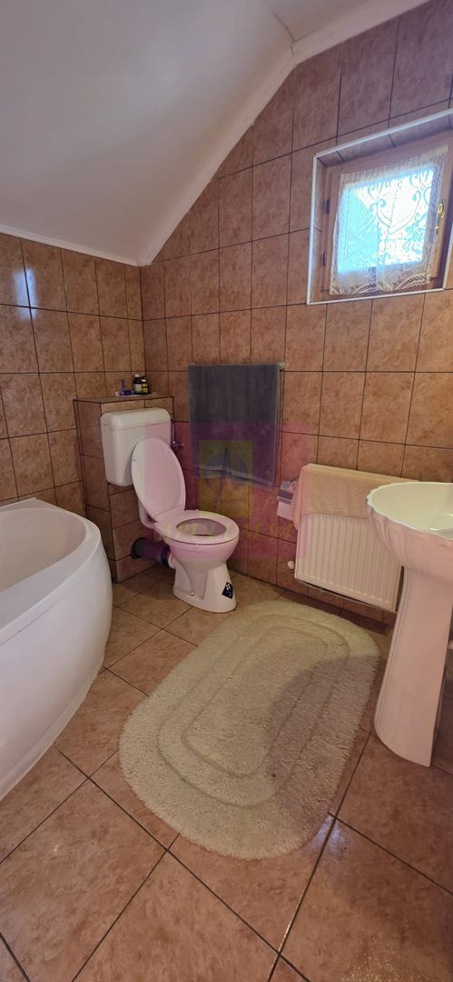 Vila cu 4 camere de vanzare in Busteni - imaginea 14