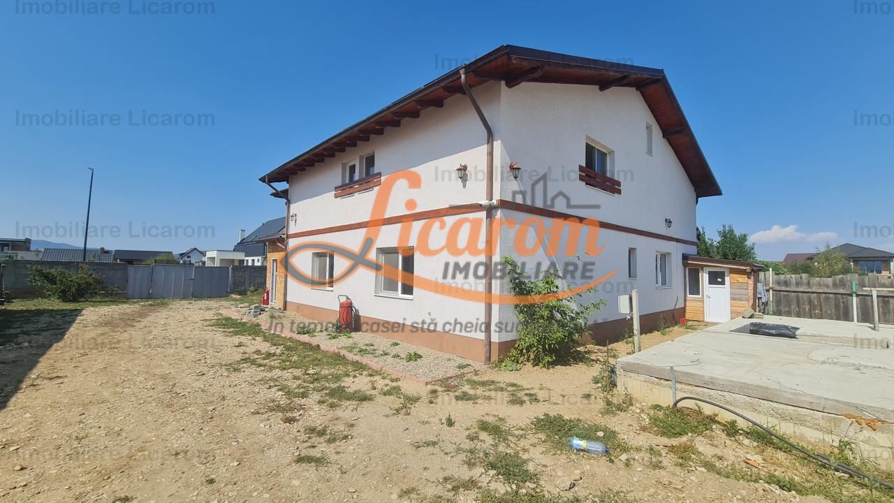 Proprietate in Cristian cu trei constructii+o fundatie,450000euro - imaginea 9