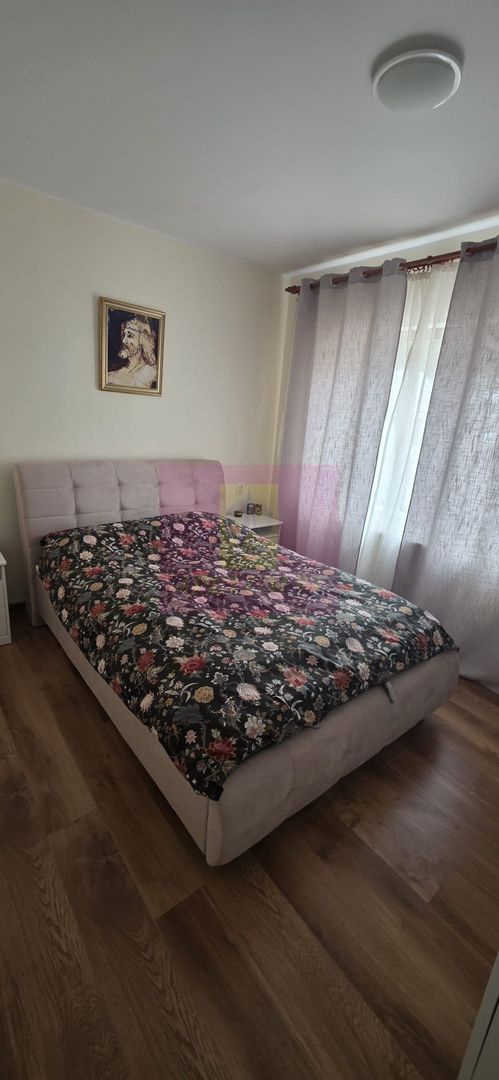 Apartament 2 camere, etaj 2, de vanzare in Busteni