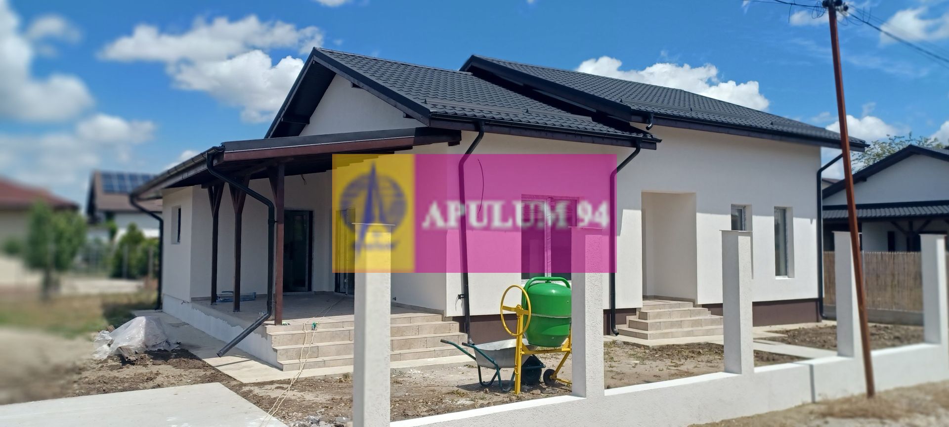 Săbăreni, casă nouă tip parter, cu pod mansardabil
