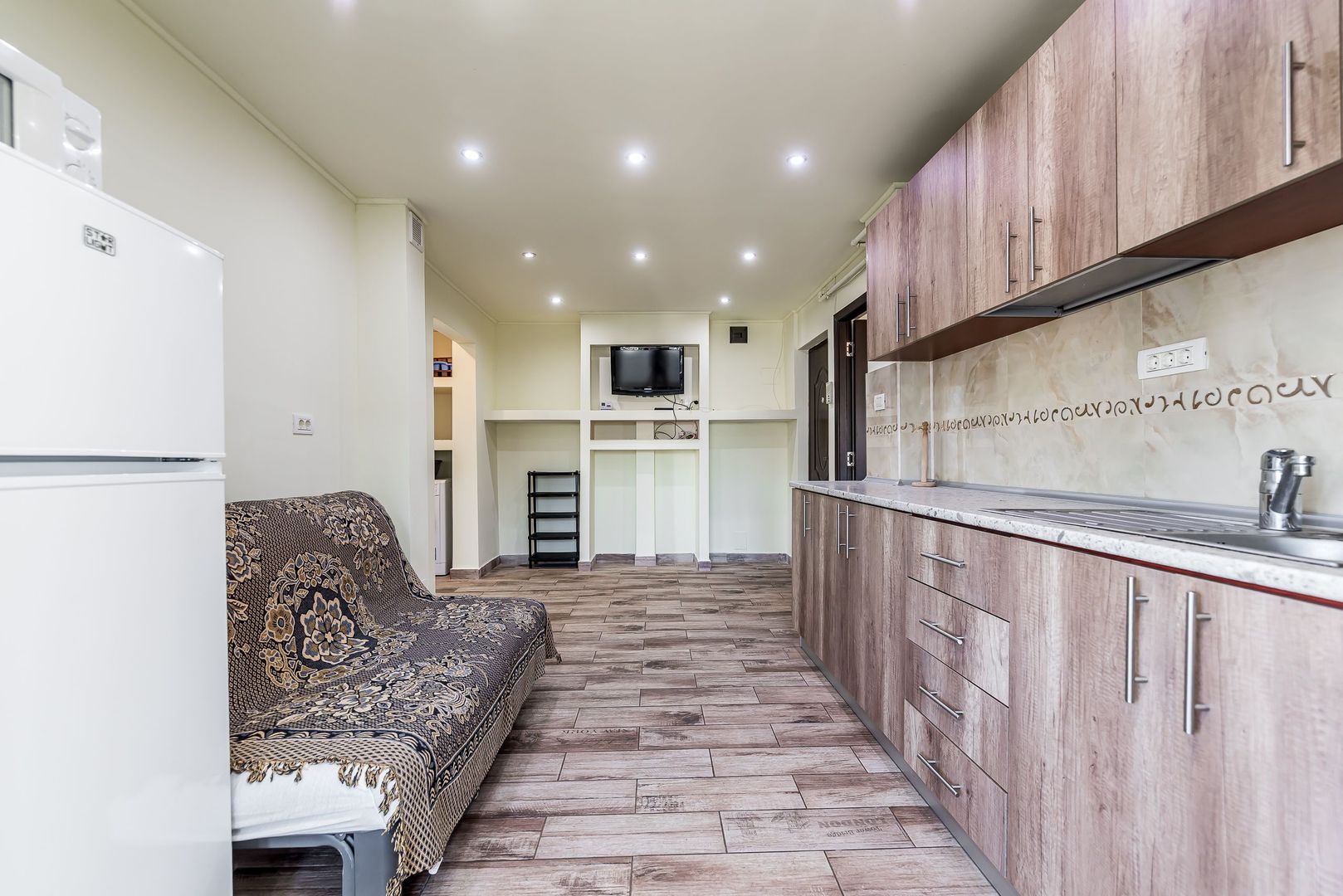 Imagine 4 - REZERVAT! Ap 2 camere, renovat, 2 balcoane. Cartier Alfa Arad