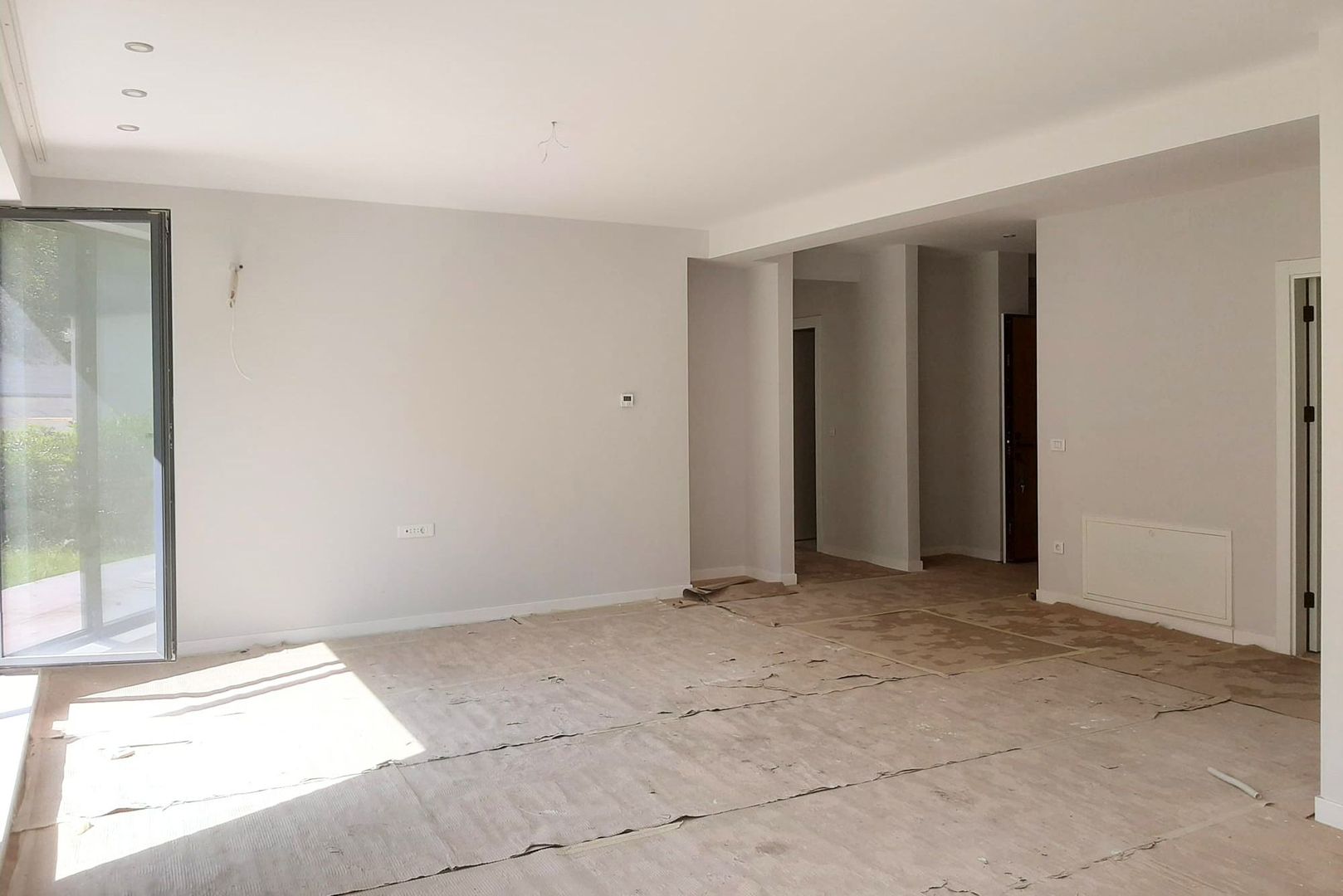 APARTAMENT PREMIUM CU 5 CAMERE ȘI GRĂDINĂ PRIVATĂ DE 160 MP - imaginea 6