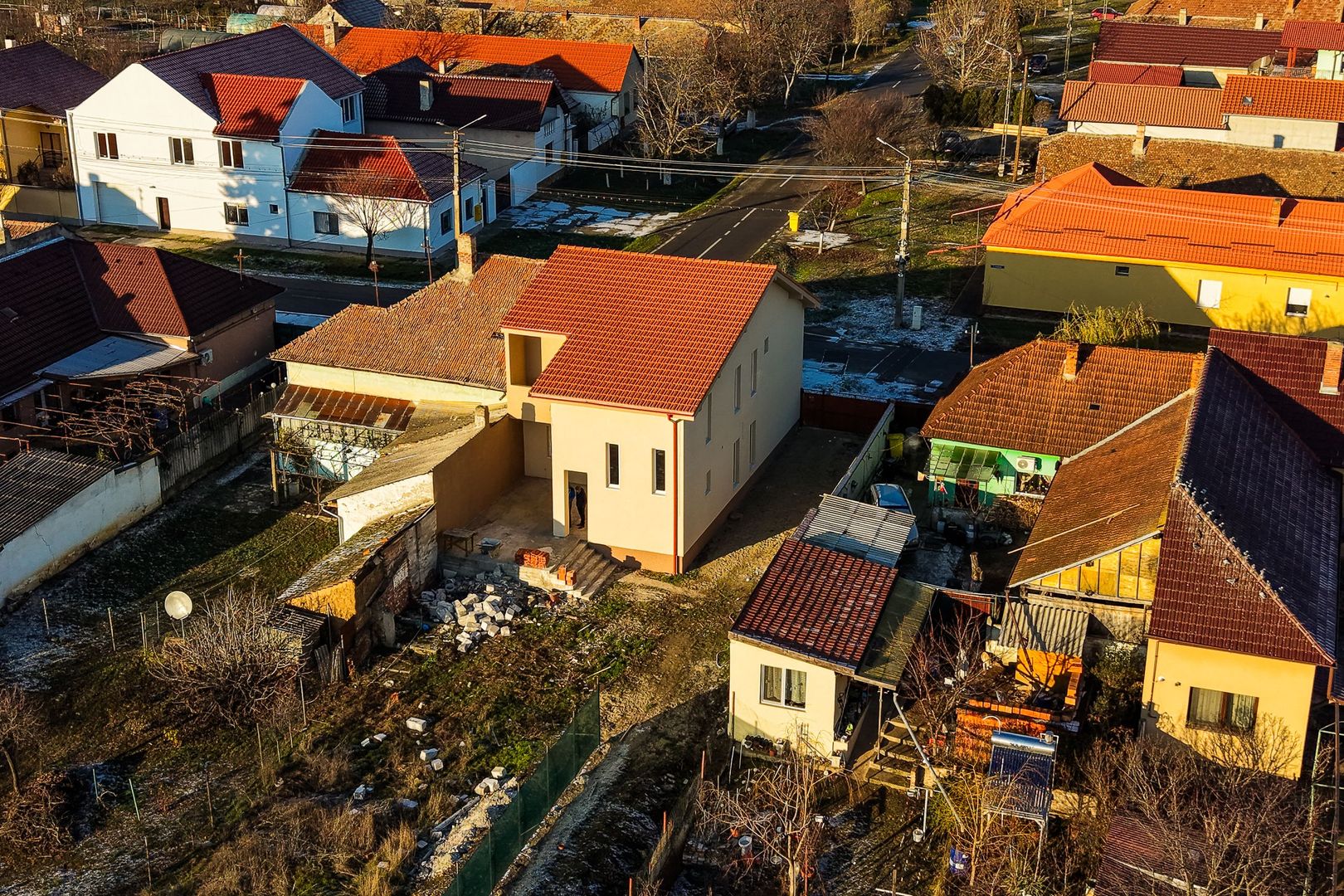 Imagine 1 - Casă nouă cu etaj semifinalizată, zonă liniștită în Aradul Nou