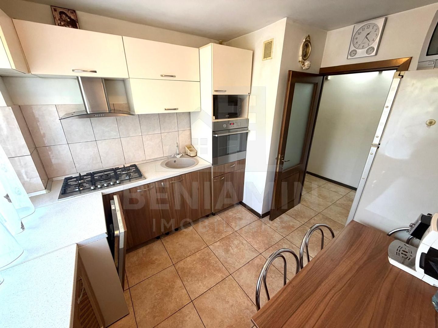 Apartament 3 camere Rovine Profi Etaj 1 66mp teava de gaze - imaginea 3