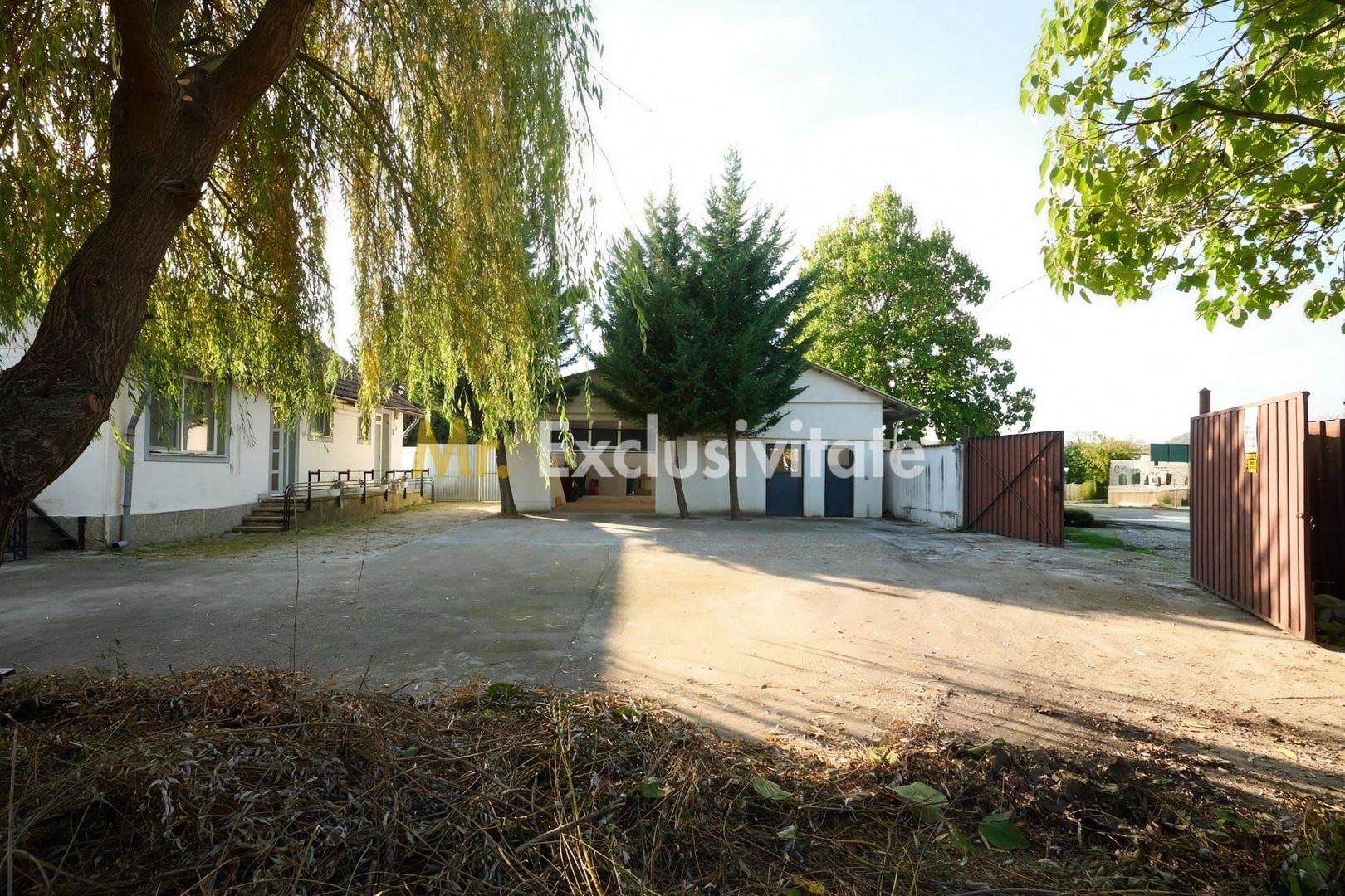 Casa de locuit + hala 136 mp in aceesi curte Maracineni Argeselu - imaginea 4