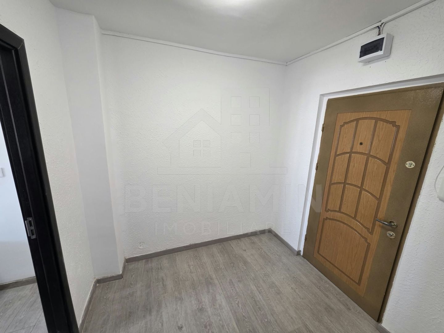 2 Camere-Brazda lui Novac-Centrala termica-Ac-52mp-Renovat-Liber - imaginea 8