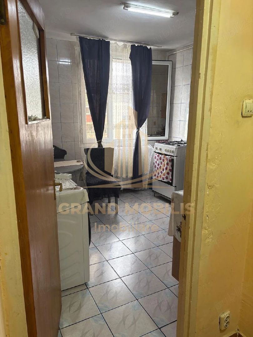 Apartament cu 2 camere decomandat - imaginea 3