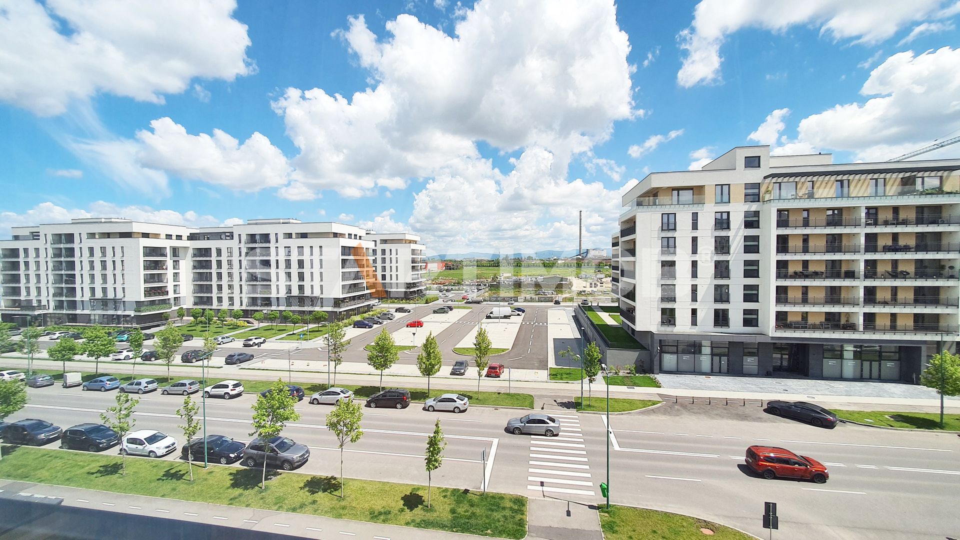 Apartament mobilat Coresi cu parcare si boxa