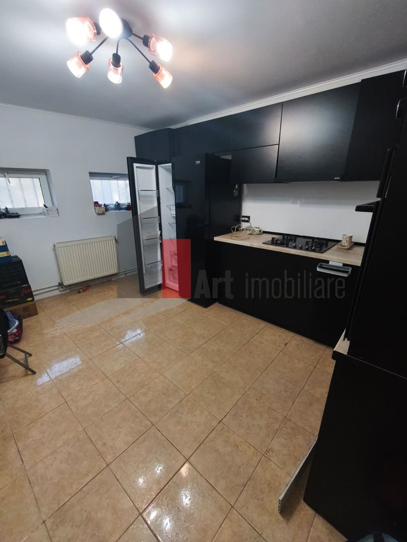 Casa Vanzare Giulesti 4 camere - imaginea 6
