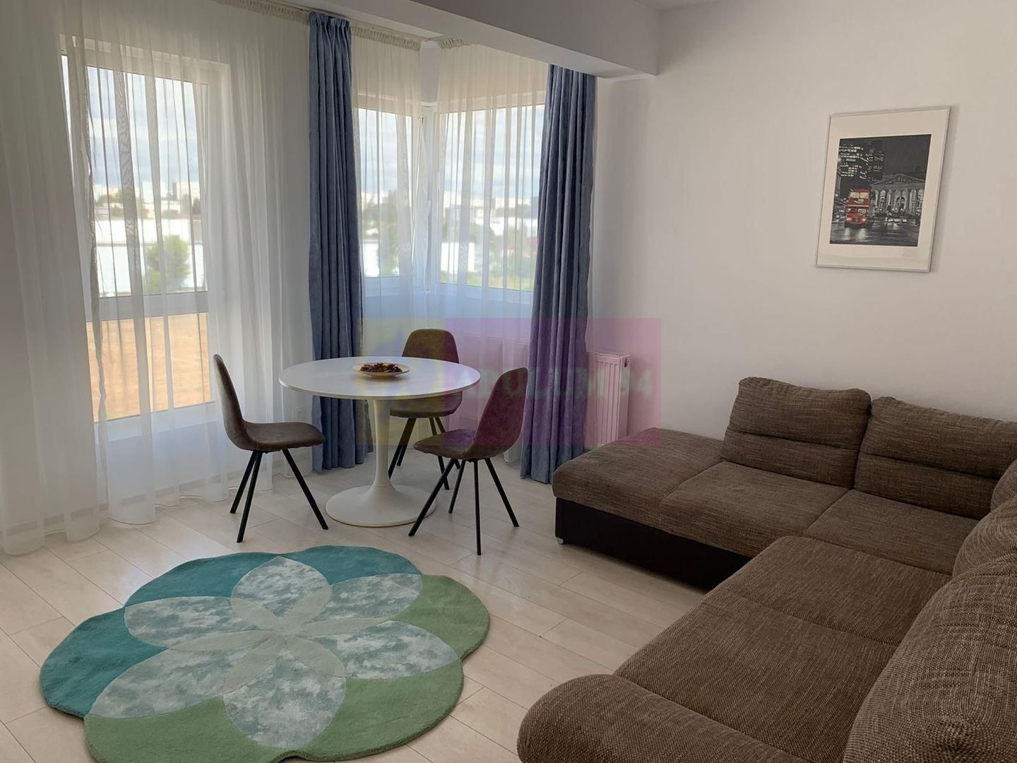 Garsonieră spațioasă cu bucătărie separată și balcon – Drumul Binelui