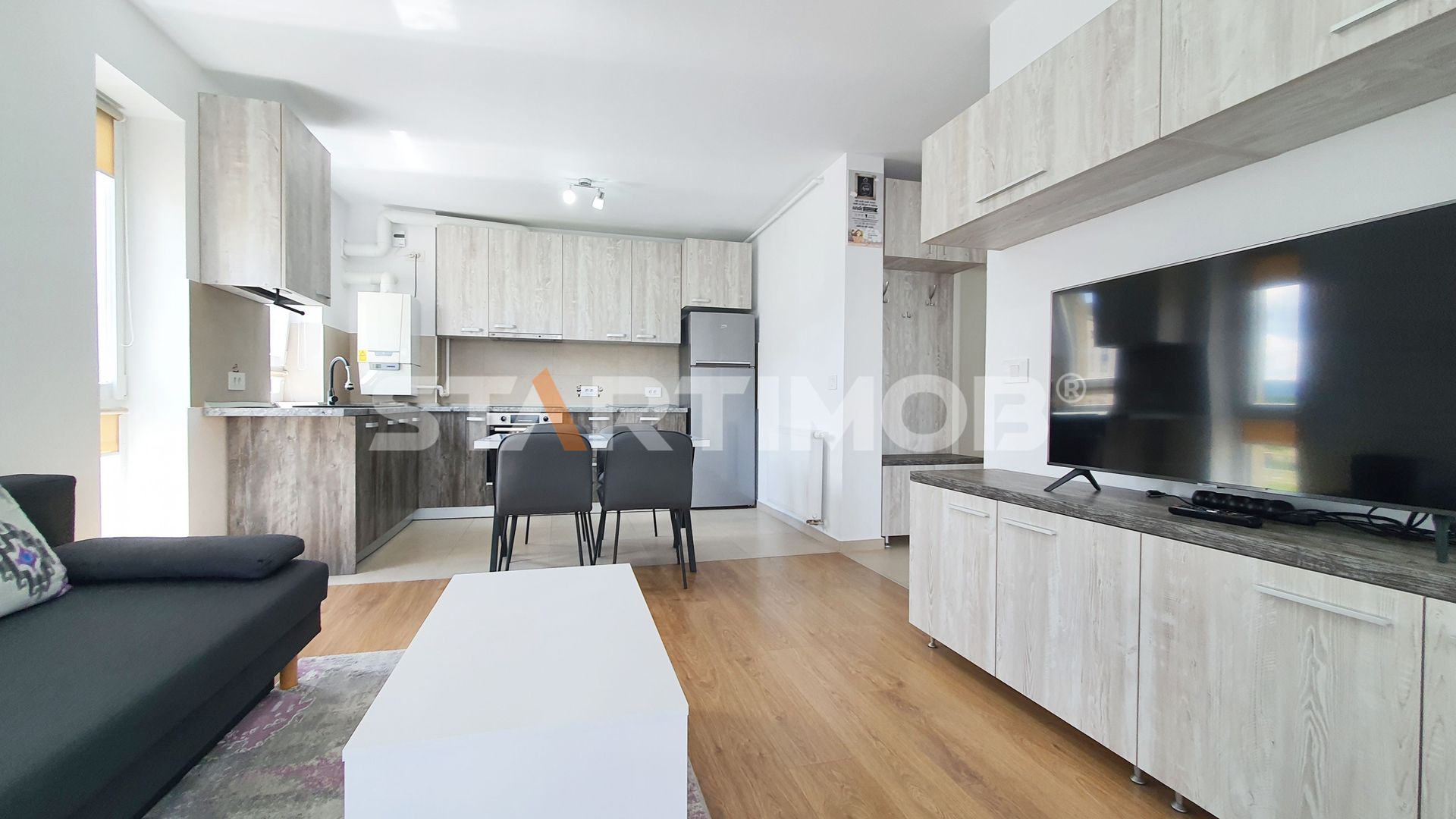 Apartament mobilat Coresi cu parcare si boxa