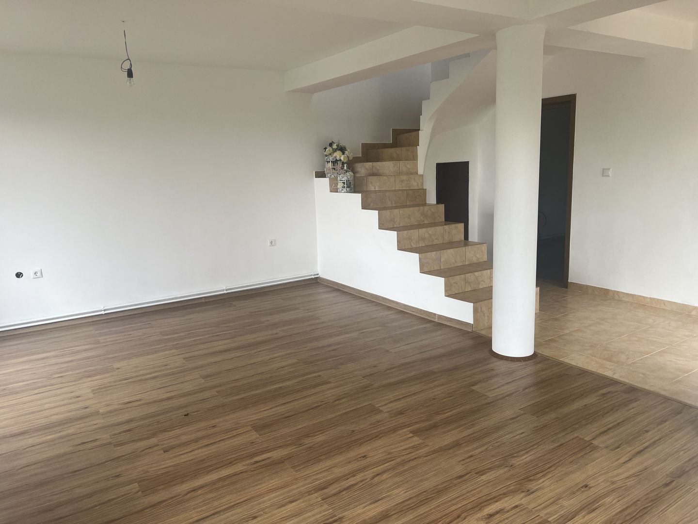 CASA DE VANZARE IN CARTIERUL PRIMAVERII -GIARMATA MARE - imaginea 13