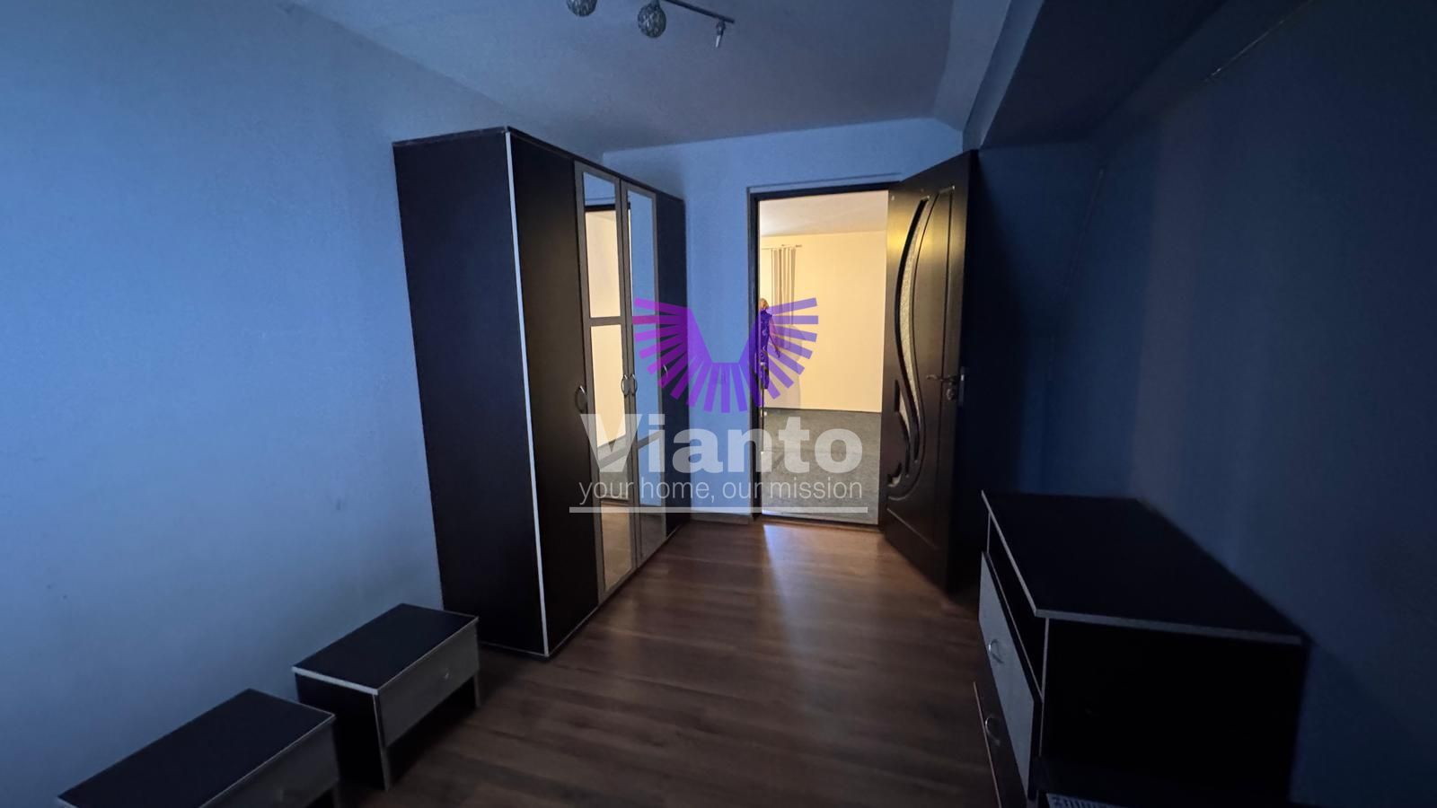 Casa Individuala de Inchiriat 5 Camere - Curte cu Zona de Barbeque-Gusterita
