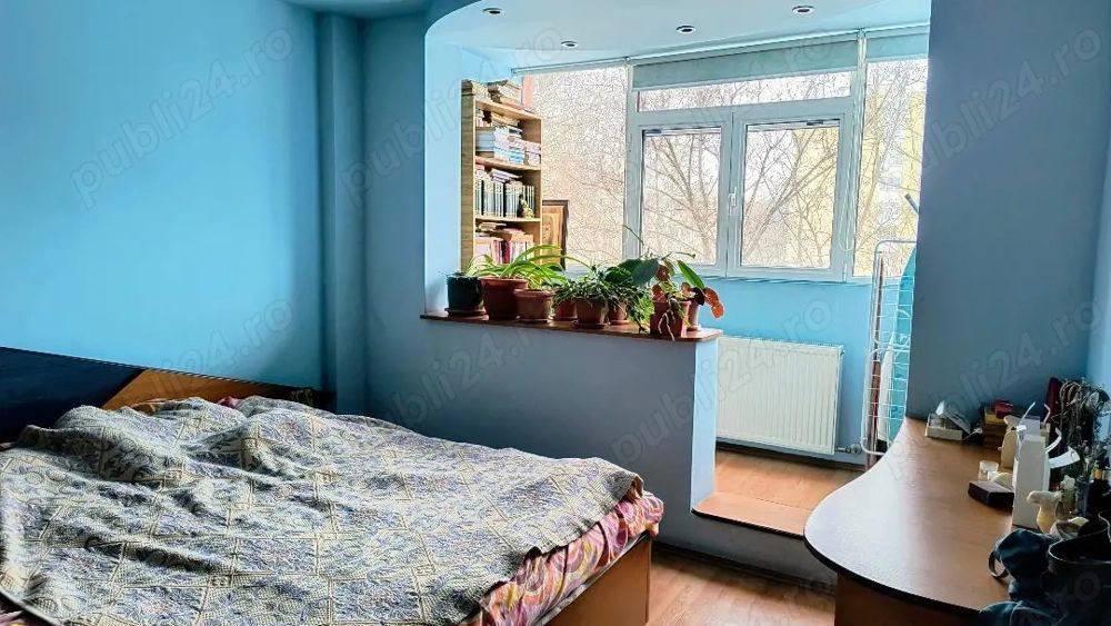 3 camere decomandat  Piata  Sudului