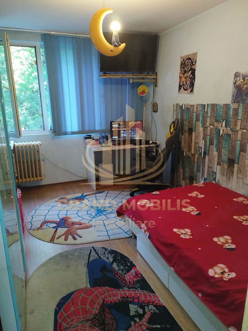 Apartament 3 camere cu parcare chiar lângă scara blocului - imaginea 4