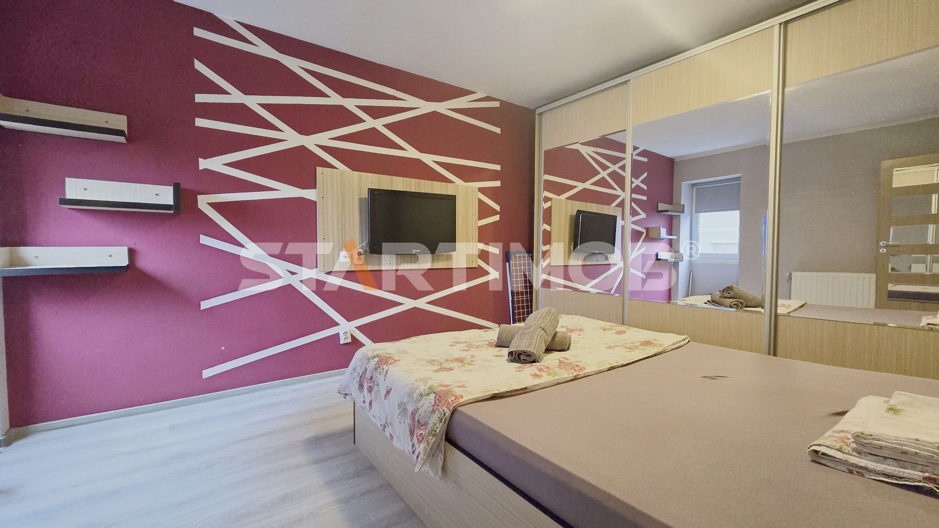 Apartament cu  trei camere la casa