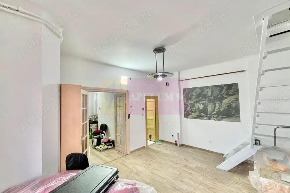 Apartament in vila Et.1+M, 90mp, zona case Mall Vitan