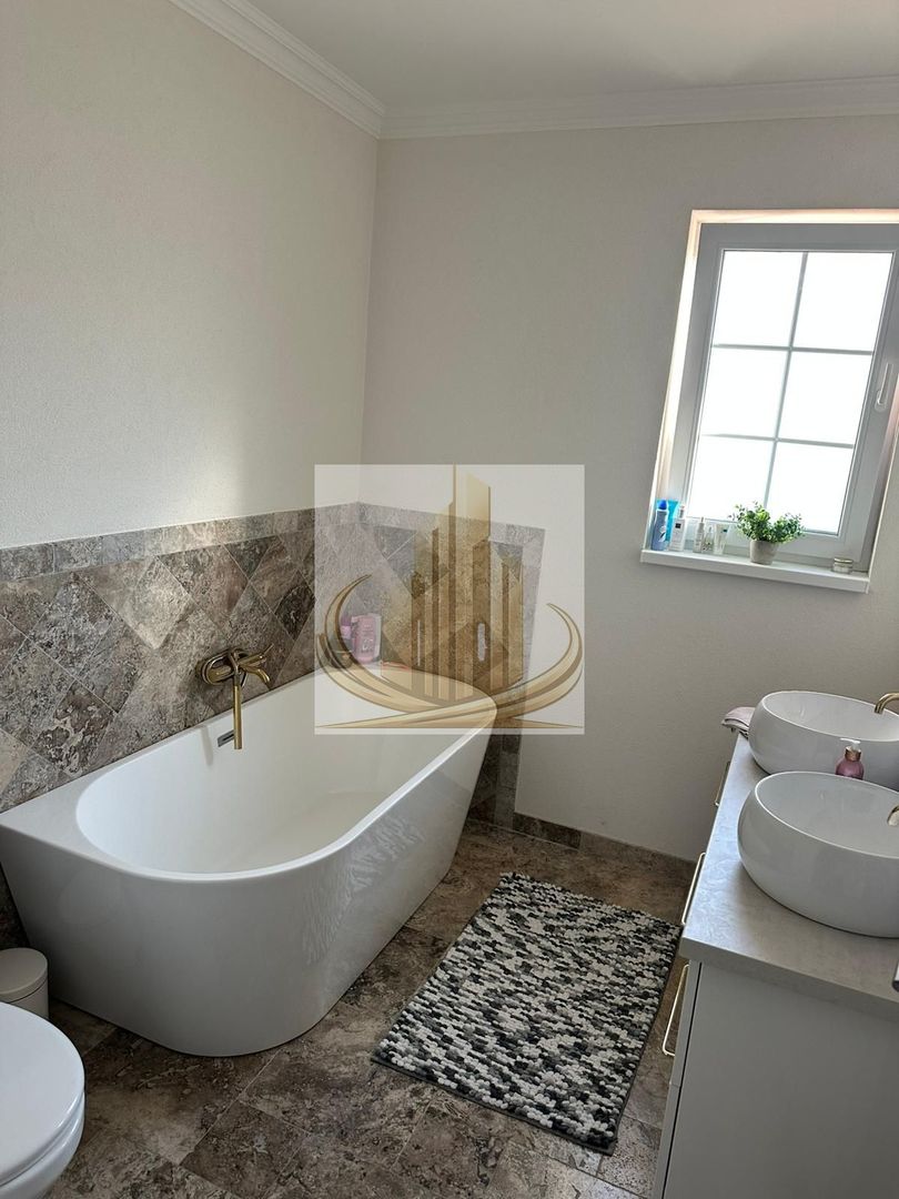 Casa in stil mediteranean, ultrafinisată 5 camere, 3 bai + curte. - imaginea 27