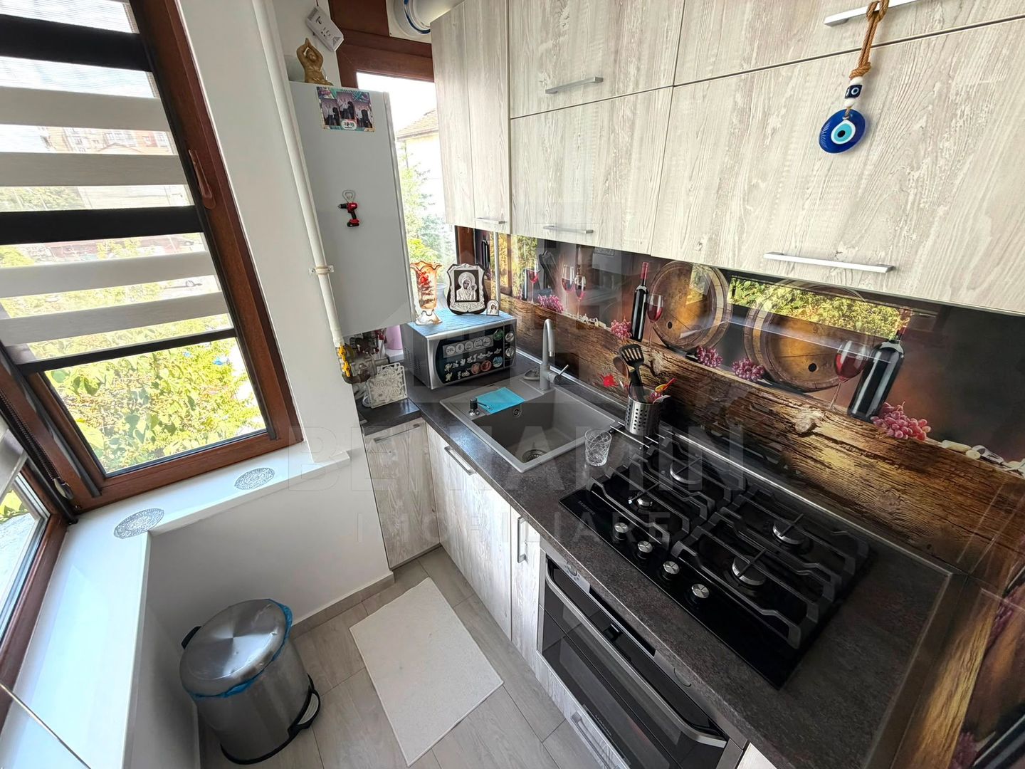 Apartament cu 3 camere si 3 bai in Craiovita Noua - Promenada Mall - - imaginea 5