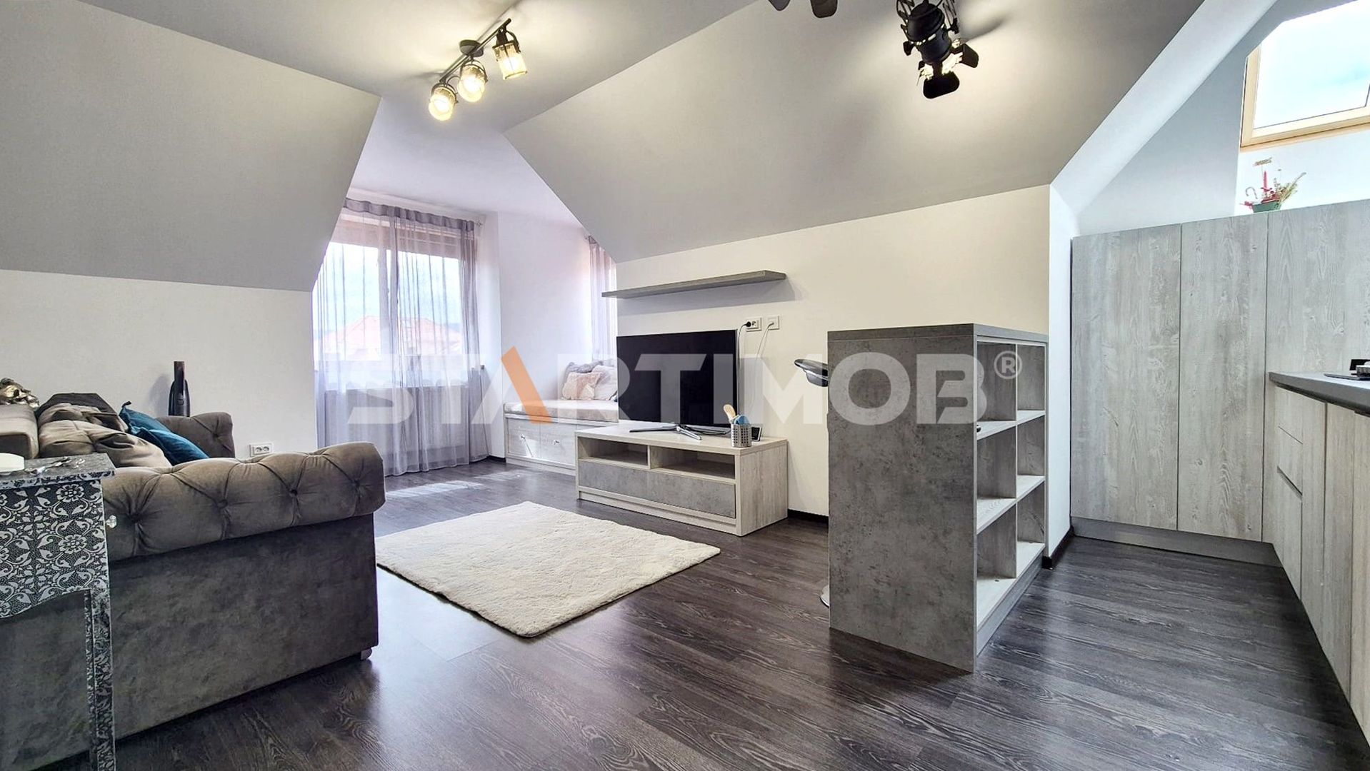 Apartament doua camere cu parcare Coresi