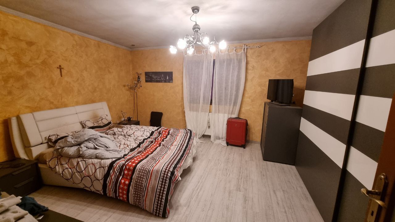 Imagine 6 - Casă cu 3 camere, anexă și teren de 901 mp – Pecica, zonă centrală