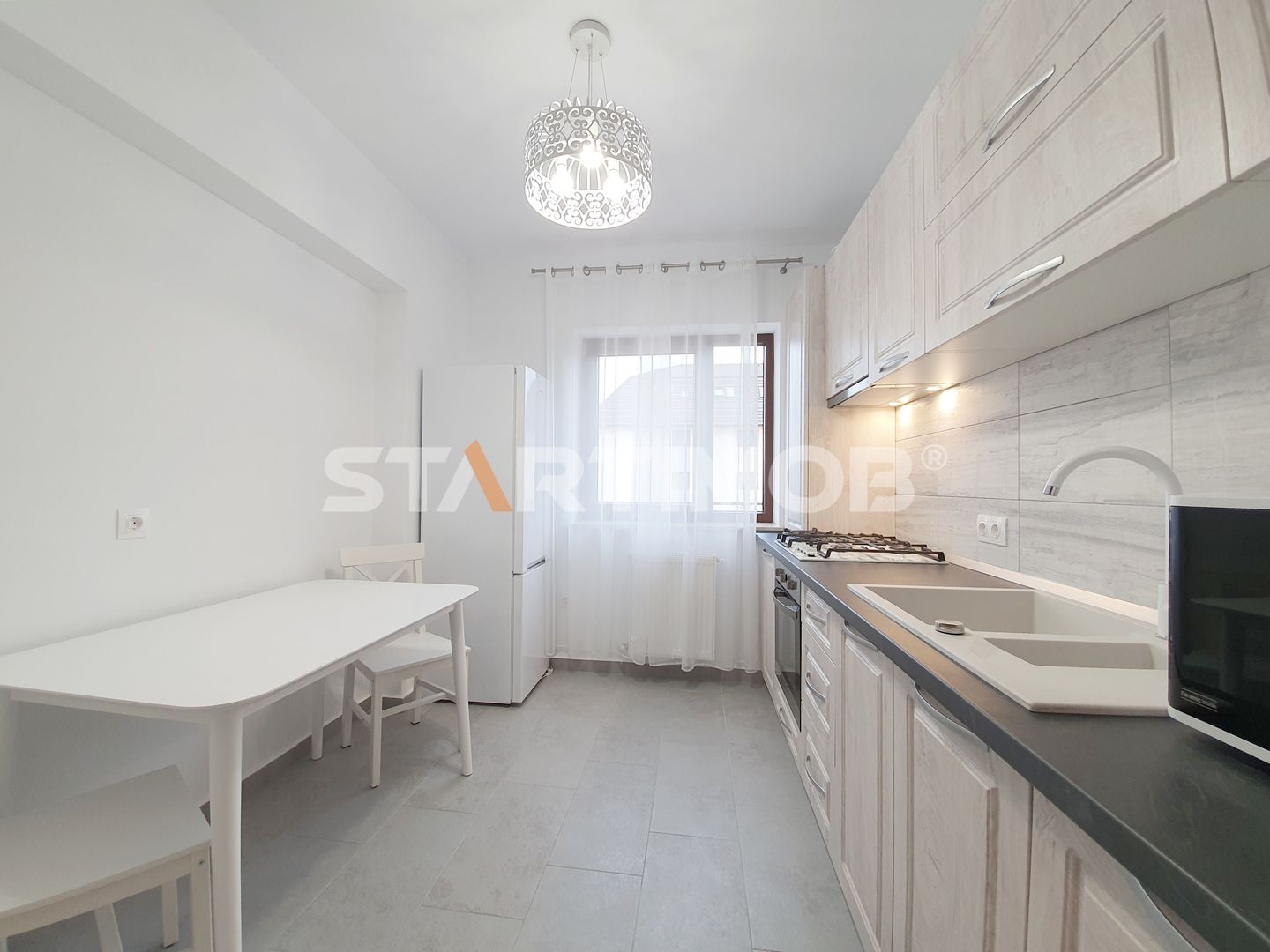 Apartament mobilat 3 camere cu parcare subterana
