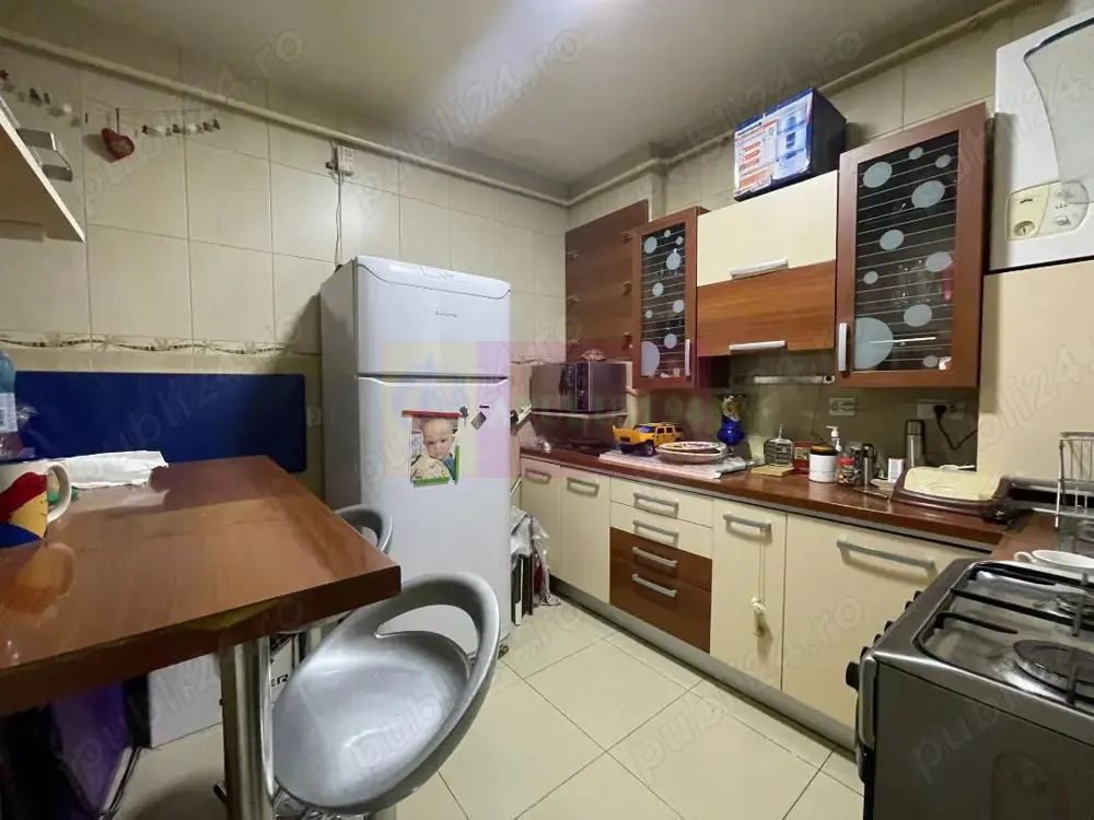 Apartament in vila Et.1+M, 90mp, zona case Mall Vitan