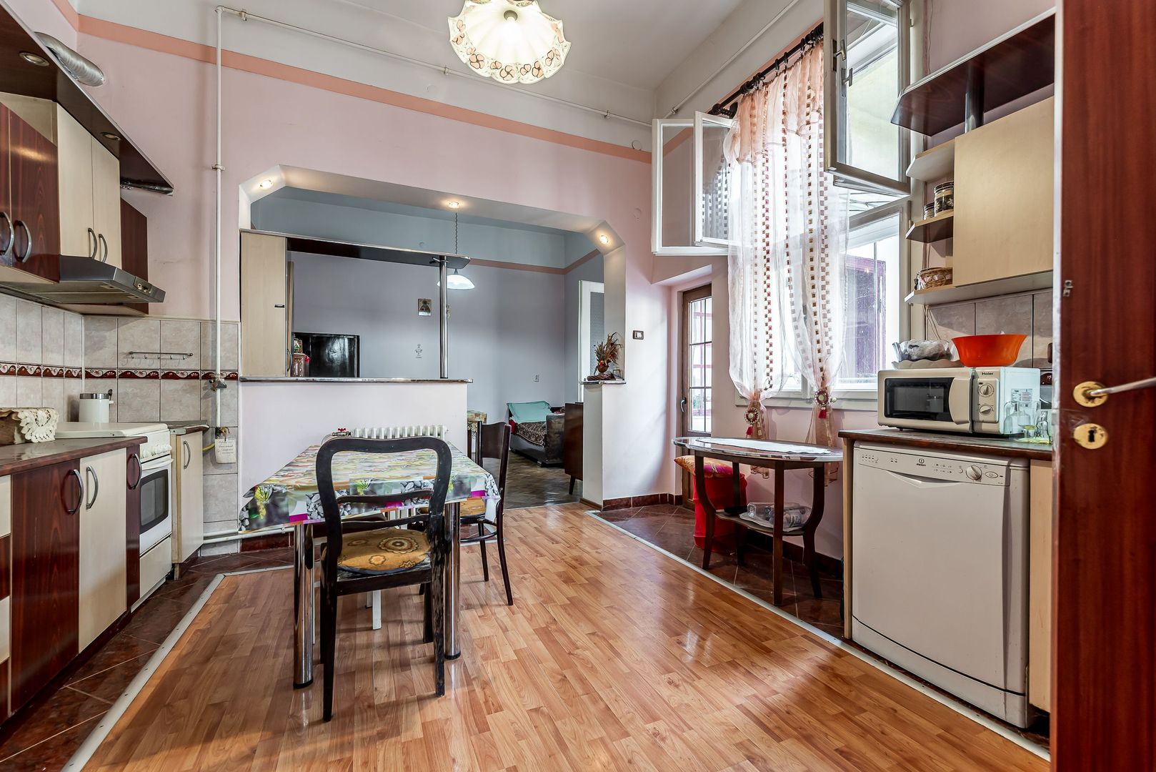 Imagine 9 - Apartament 3 camere, etaj 1, ultracentral (clădire cu 4 apartamente)