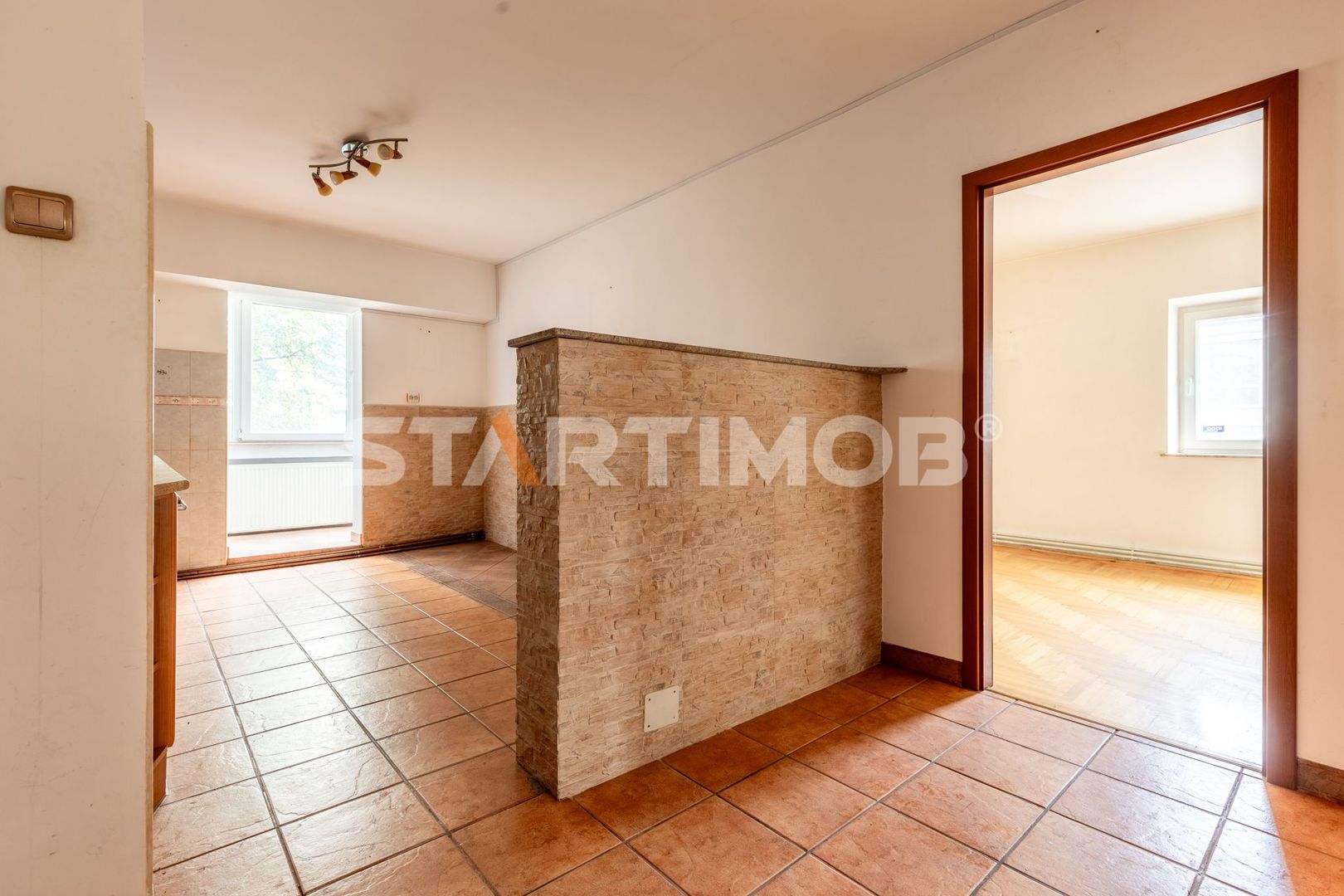 Apartament 3 camere  cu boxa si parcare