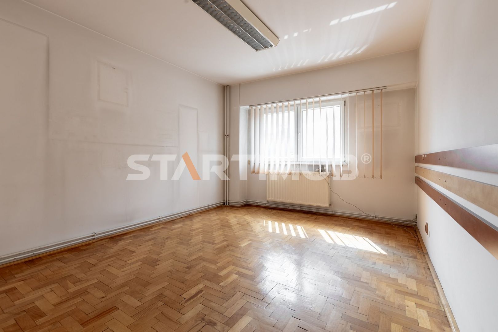Apartament 3 camere  cu boxa si parcare