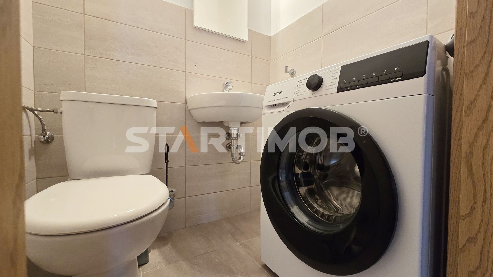 Apartament 3 camere cu parcare si boxa Central