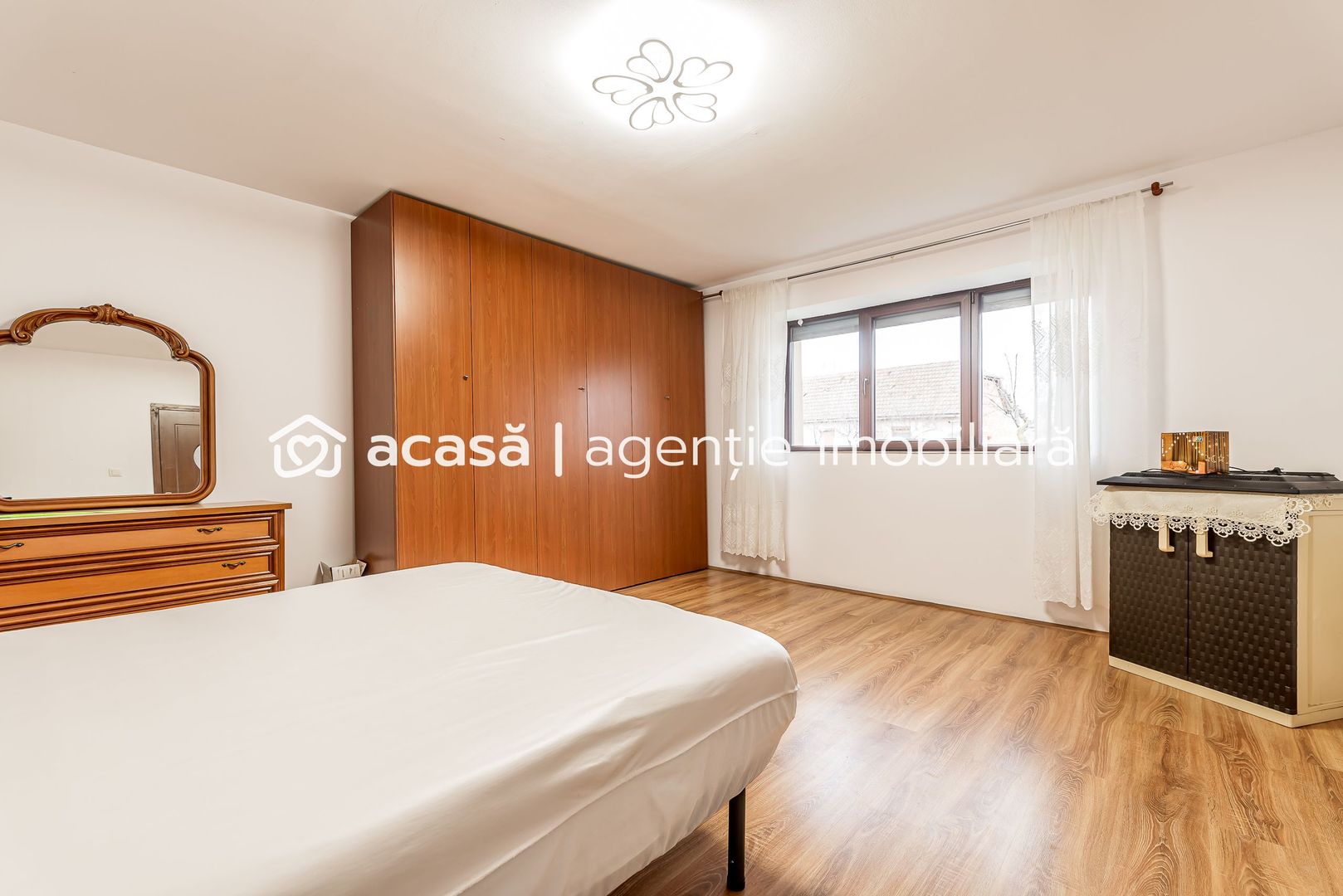 Imagine 4 - Casă în Vinga – restaurată Integral 2025 | 3 camere | utilități